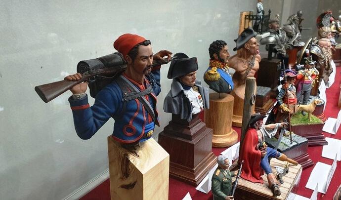 В Тульском «Шлеме» открылась выставка  «Техника в масштабе»