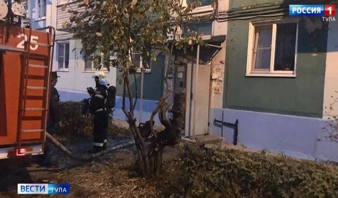 В Новомосковске пожарные эвакуировали 15 жителей подъезда