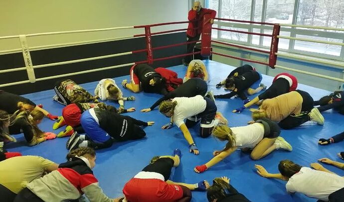 Тульские спортсменки готовятся к чемпионату и первенству ЦФО по боксу