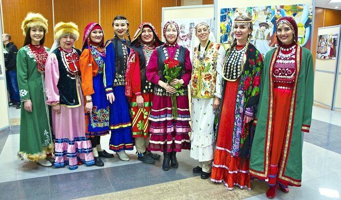 Фотоконкурс «Мама и дети в национальных костюмах»
