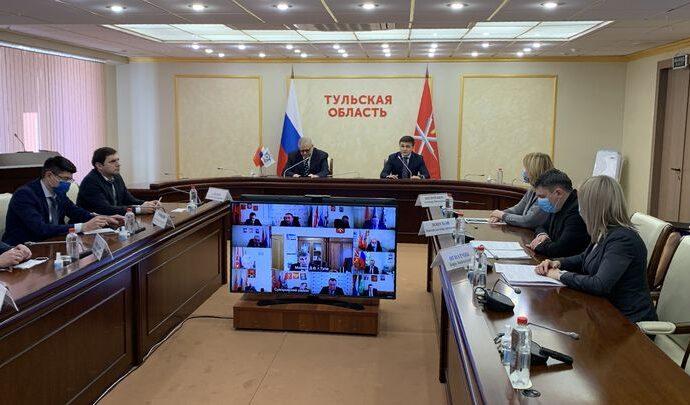 Жителей Тульской области переселят из аварийного жилья на два года раньше