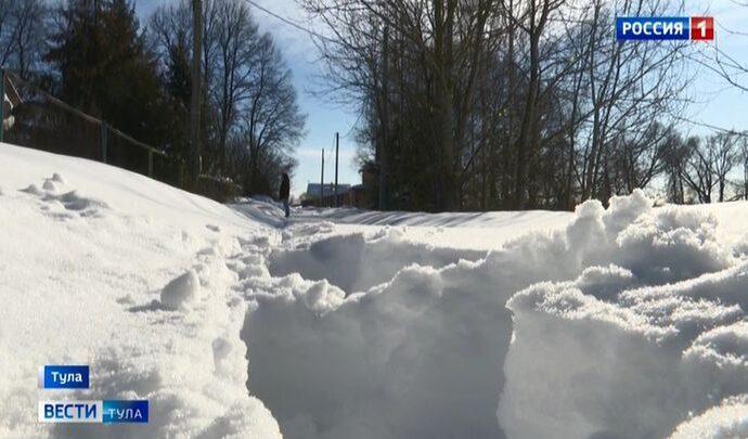 Более 20 бригад скорой помощи попали в снежный плен в Тульской области