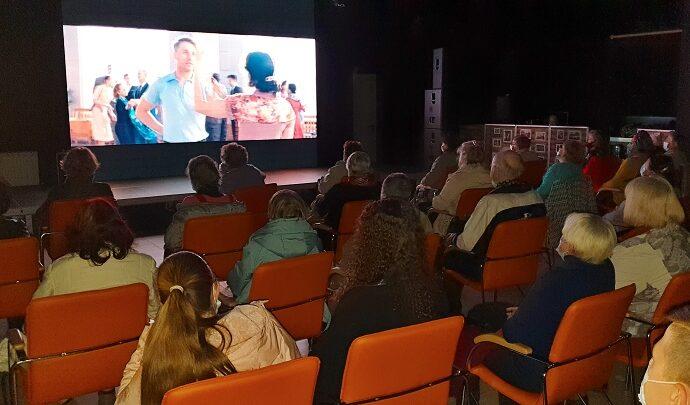 Просмотр фильма «Зоя» в кинозале творческого пространства «Девятка»
