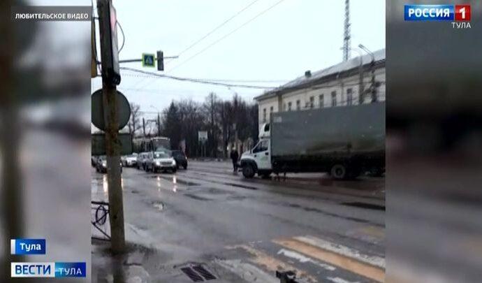 Из-за ДТП на рельсах в Туле собралась огромная пробка