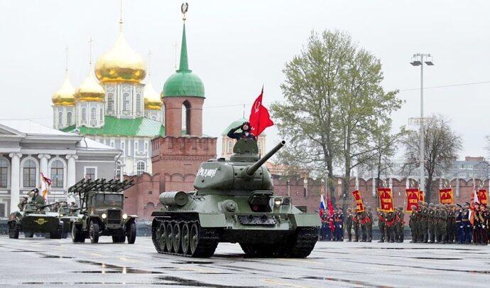 В День Победы в Туле прошёл военный парад В День Победы в Туле прошёл военный парад