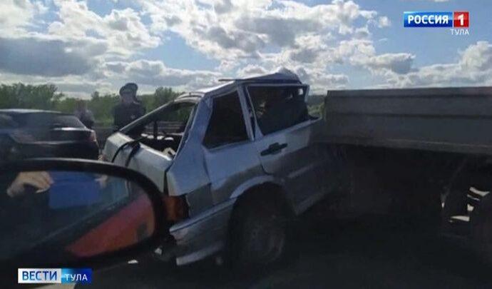 На алексинском мосту «четырнадцатую» разорвало пополам