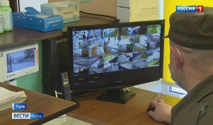 Алексей Дюмин поручил усилить контроль за учебными заведениями