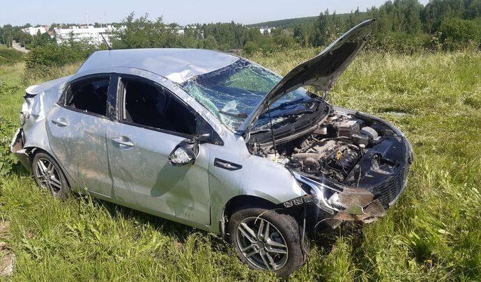 В Туле водитель грузовика отправил в кювет легковой автомобиль
