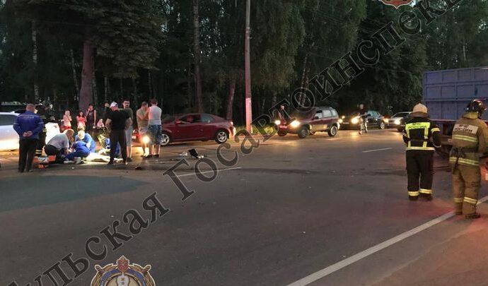 В Новомосковске в ДТП с участием мотоцикла и «КамАЗа» погибла девушка