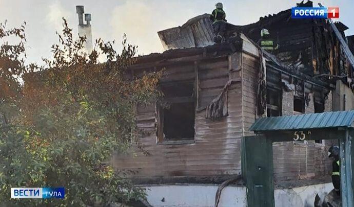 Частный дом сгорел на улице Белинского в Туле