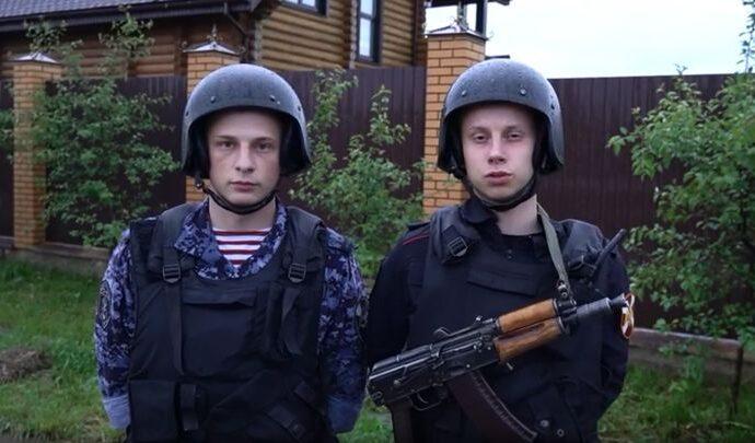 Тульские росгвардейцы вывели женщину с ребенком из горящего дома