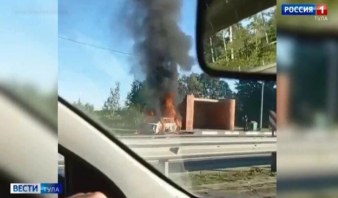 На трассе «Дон» в Тульской области сгорела машина