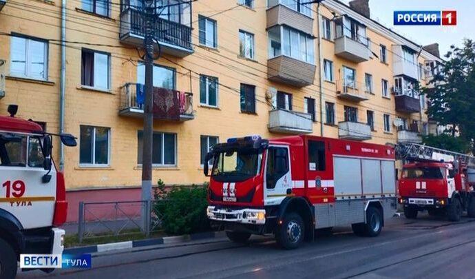 На пожаре в Туле спасатели эвакуировали жителей