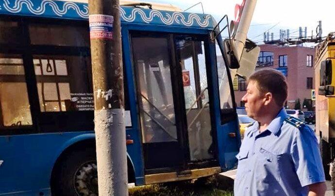 ДТП с троллейбусом в Туле на улице Первомайской