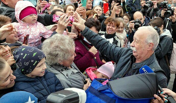 В Туле стартовал фестиваль «Улыбнись, Россия!», а Якубович раздал 500 эскимо