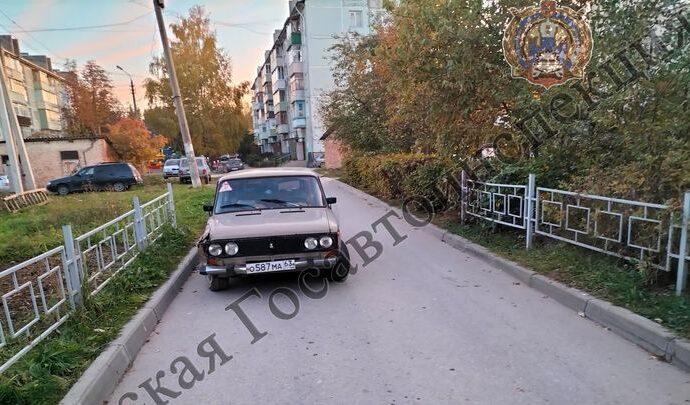 В Новогуровском пьяный водитель сбил пенсионерку во дворе