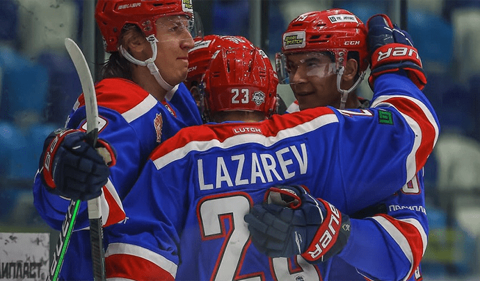 Хоккеисты АКМ выиграли у «Бурана» в заключительном матче 2021 года