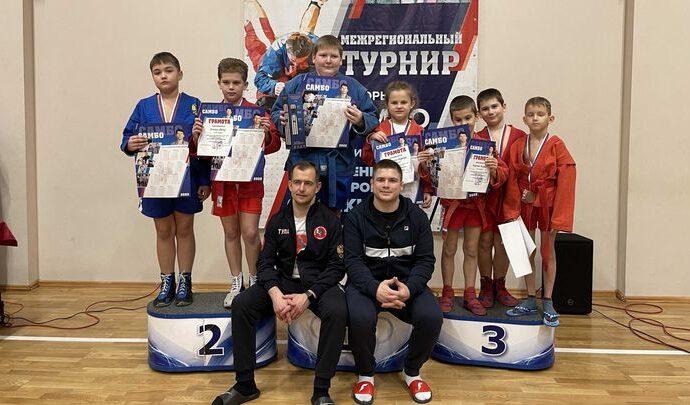 Юные самбисты в Туле разыграли награды «Мемориала Сидякина»