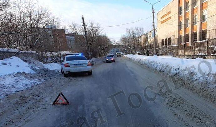 В Туле на улице Сурикова пенсионер попал под машину