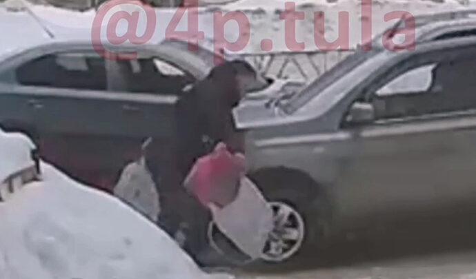 В Туле торопившийся автохам специально сбил пешехода