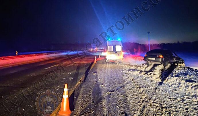 «Ваз» влетел в грузовик на М-4. Водитель был госпитализирован