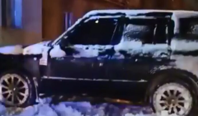 В Туле водитель внедорожника не дал проехать скорой, которая везла пациентку в больницу