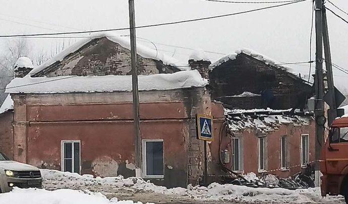 В Белёве ночью обрушилась кровля многоквартирного дома