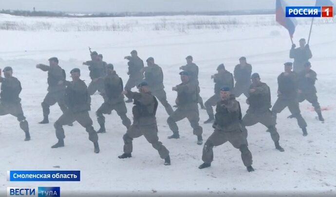 Тульские десантники устроили реконструкцию боевых действий под Вязьмой