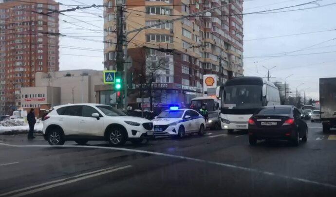 В Туле ДТП спровоцировало пробку на проспекте Ленина