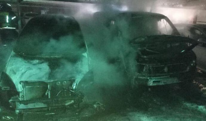 Поджог на охраняемой автостоянке в Богородицке: сгорели две машины