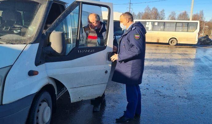Без техосмотра и аптечки перевозили пассажиров автобусы в Большой Туле