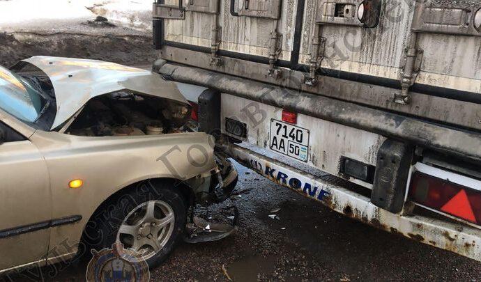В Туле женщина за рулём Hyundai «догнала» автопоезд