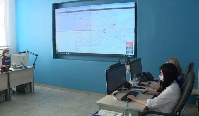 4000 звонков в сутки на 13 операторов: на помощь в колл-центр скорой помощи позвали студентов
