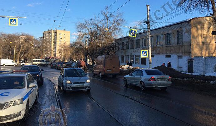 Два пешехода попали под колеса в Туле. Один из них – ребенок