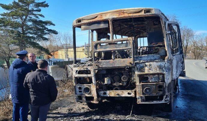 В деревне Барсуки выгорел рейсовый автобус. Прокуратура начала проверку