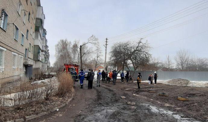 В городе Щёкино загорелся мусор в подвале. Из многоэтажки эвакуировали 12 человек