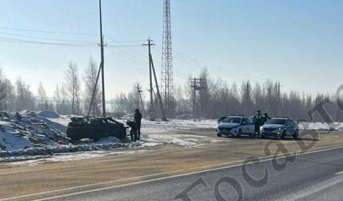 На трассе «Дон» в Венёвском районе автомобиль врезался в опору ЛЭП. Пассажир госпитализирован