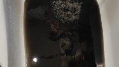 В Суворове вместо воды из-под крана льется «нефть»