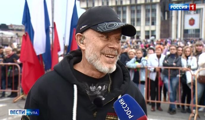 В Туле на площади публика спела любимые песни с Олегом Газмановым