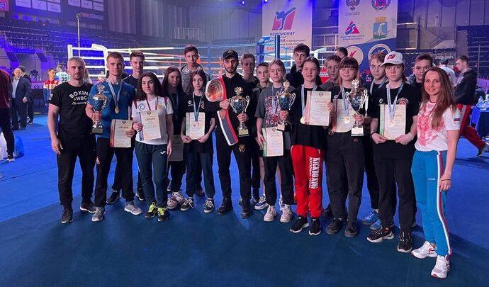 Тульские кикбоксёры завоевали 12 медалей на чемпионате и первенстве России