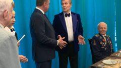 Алексей Дюмин вручил награды ветеранам Великой Отечественной войны