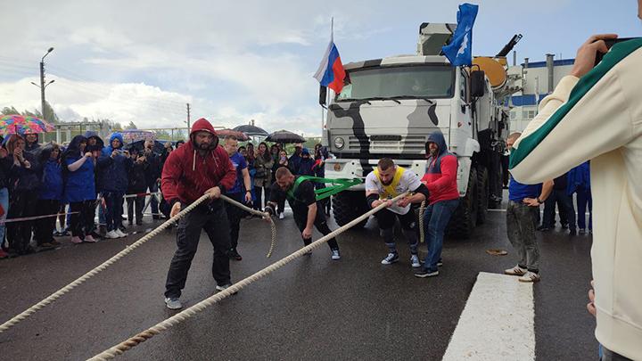 Туляки голыми руками протащили Панцирь-С и установили рекорд России