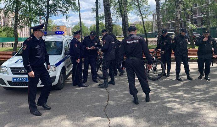 Конные, пешие, велосипедные и автопатрули вышли на аллеи Центрального парка Тулы