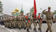 По Туле прошли парад Победы и «Бессмертный полк»