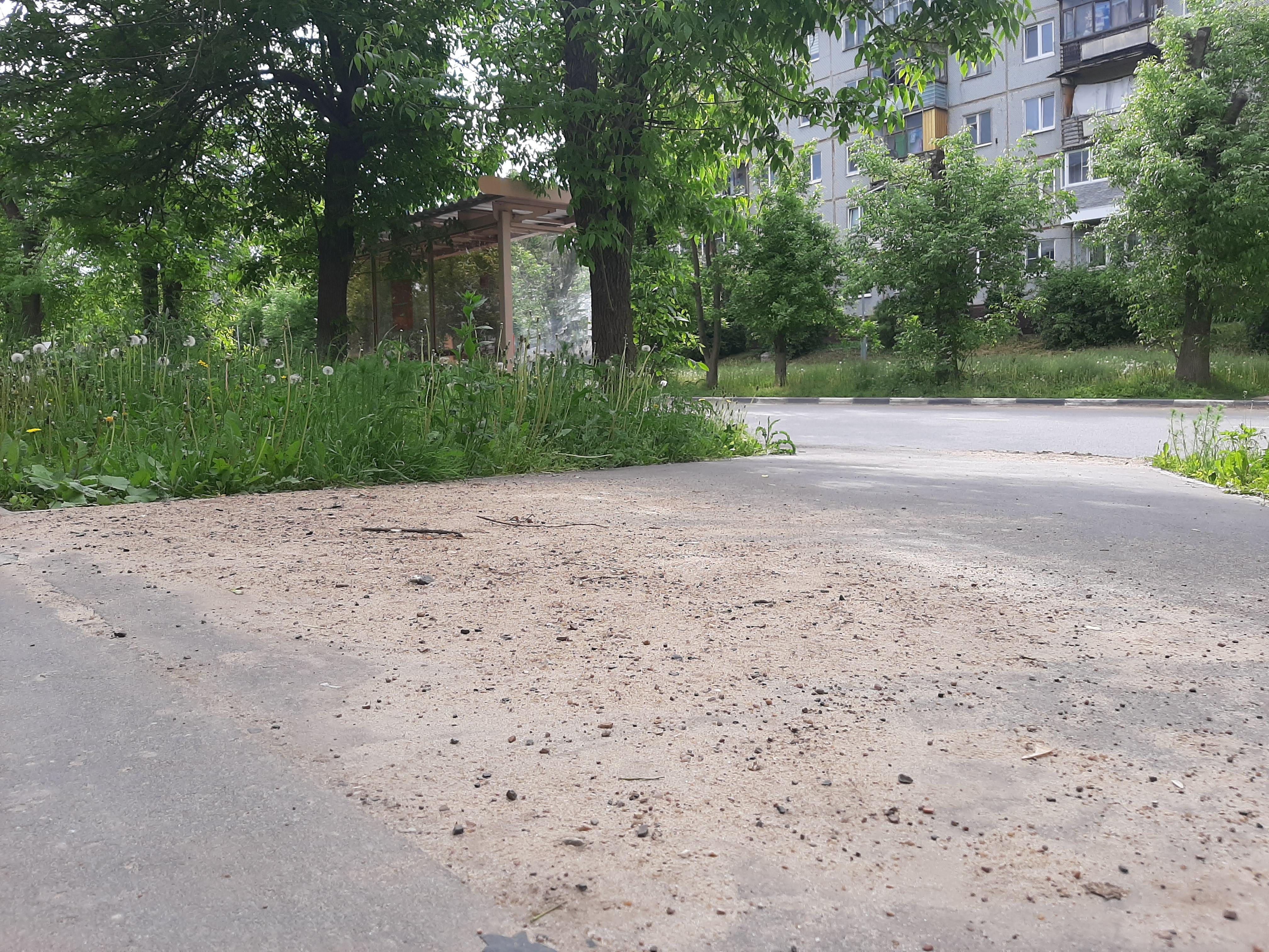 Тула в ожидании песчаных бурь: реагенты и песок так и остались на улицах города