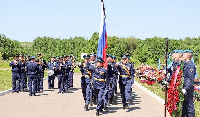 В Туле похоронен участник спецоперации Василий Спижавка