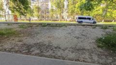 Заплатки, грязь и ржавчина: как выглядит Металлургов спустя 8 месяцев после ремонта по БКД