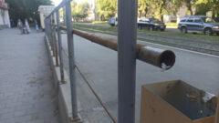 Заплатки, грязь и ржавчина: как выглядит Металлургов спустя 8 месяцев после ремонта по БКД