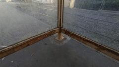 Заплатки, грязь и ржавчина: как выглядит Металлургов спустя 8 месяцев после ремонта по БКД