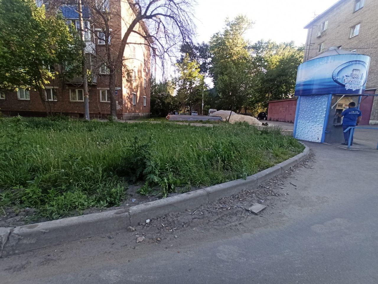 Тула в ожидании песчаных бурь: реагенты и песок так и остались на улицах города